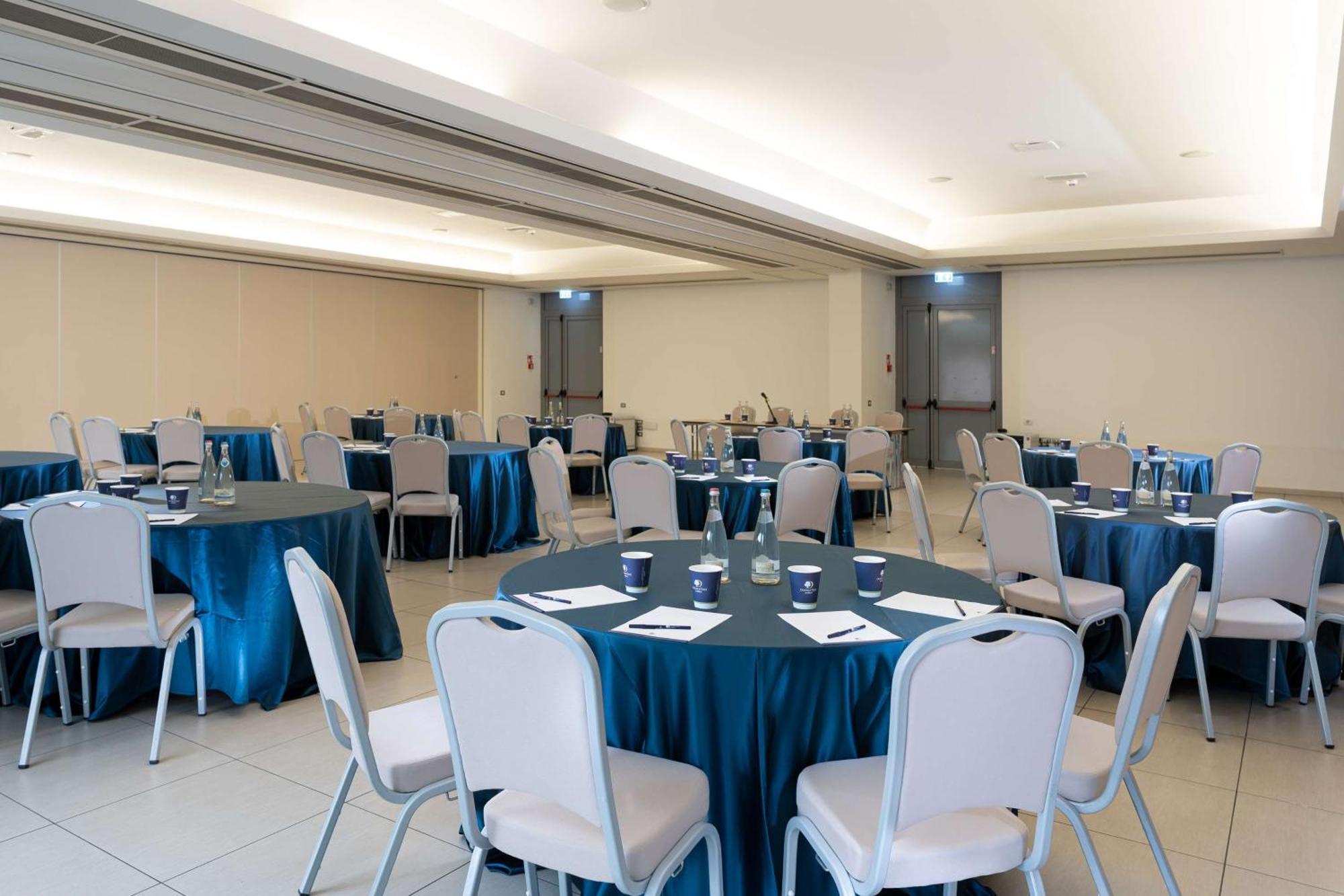 Doubletree By Hilton Milan Malpensa Solbiate Olona 호텔 외부 사진